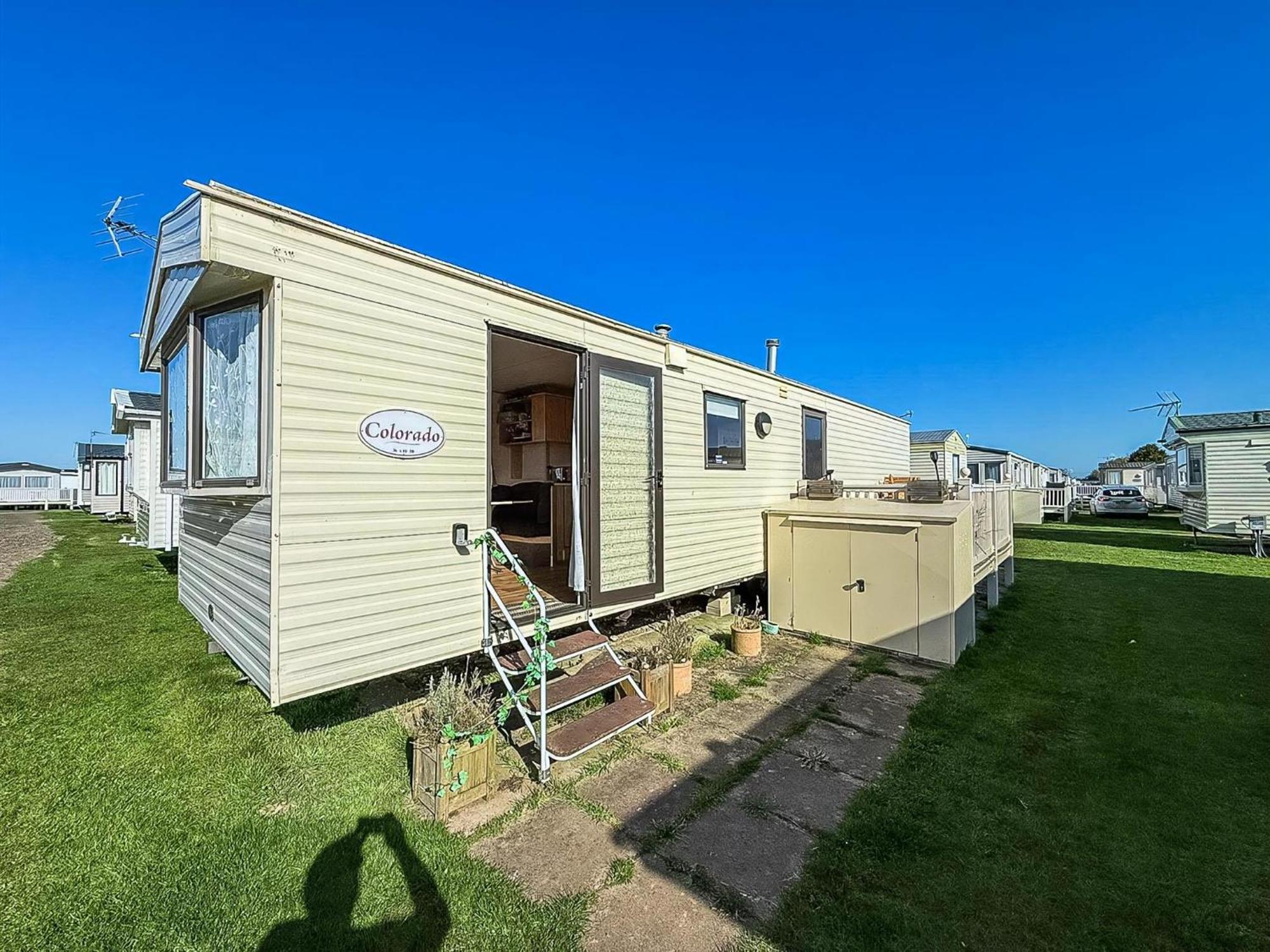 Campsite Wonderful 6 Berth Caravan In Norfolk At Beach, Ref 21012e *